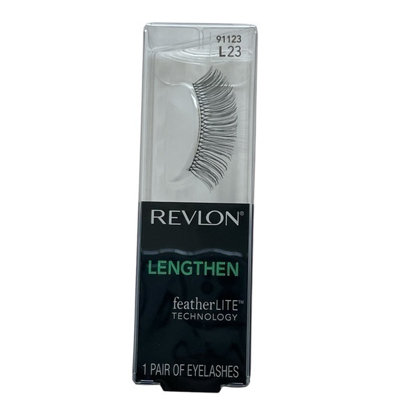 Revlon Other - Revlon LENGTHEN Featherlite Technology False Eyelashes No Glue